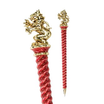 The Noble Collection Luxusní kolejní propisky a stojánek, Moudrý klobouk, Harry Potter Typ: Propiska s kolejí - Nebelvír (lev)