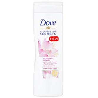 Dove Rozjasňující tělové mléko Nourishing Secrets (Glowing Ritual Body Lotion) Rozjasňující tělové mléko Nourishing Secrets (Glowing Ritual Body Lotion) - Objem 400 ml woman