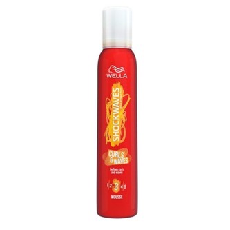 Wella Vlasová pěna Shockwaves (Curls & Waves) 200 ml woman