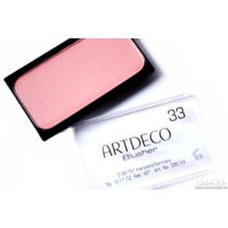 Artdeco Pudrová tvářenka (Blusher) 5 g Odstín 45 Sweet Peach woman