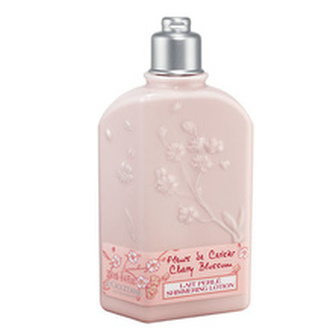 L`Occitane en Provence Třpytivé tělové mléko Třešňový květ (Cherry Blossom Shimmering Lotion) 250 ml woman