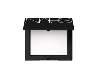 NARS Fixační pudr Crystal Light Reflecting (Pressed Setting Powder) 10 g woman