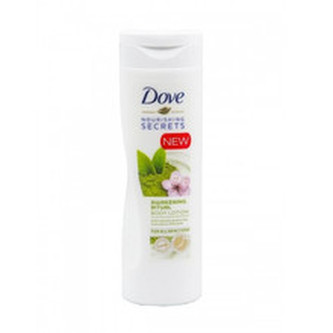 Dove Pečující tělové mléko Nourishing Secrets Awakening Ritual (Body Lotion) Pečující tělové mléko Nourishing Secrets Awakening Ritual (Body Lotion) - Objem 400 ml woman
