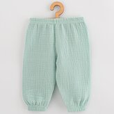Kojenecké mušelínové kalhoty New Baby Feeling šalvějová - velikost 56 (0-3m)
