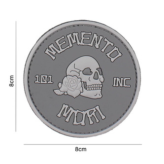 Gumová nášivka 101 Inc Memento Mori - šedá