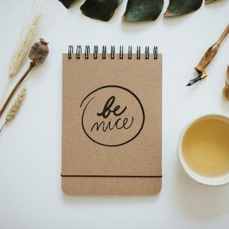 Be Nice Papírový blok přírodní linkovaný horní vazba A5