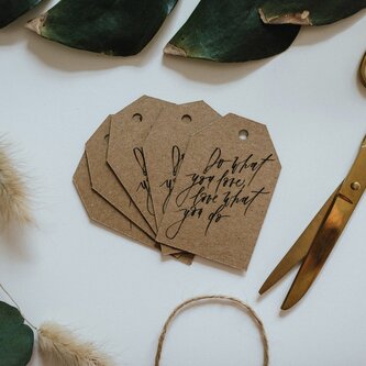 Be Nice Jmenovky Písmo hnědé