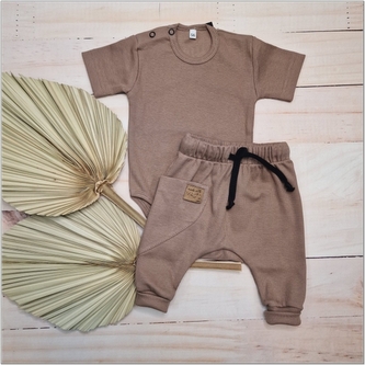 Žebrovaná souprava body kr. rukáv + tepláčky Magic, bavlna, čokoládová, vel. 80; 80 (9-12m)