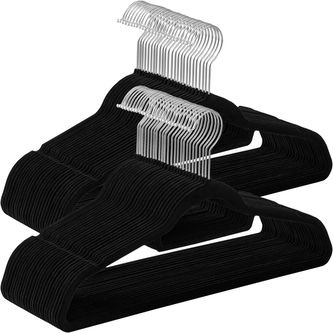SONGMICS Sametová ramínka černá 50ks, otočný háček stříbrná 43x22x0,6cm