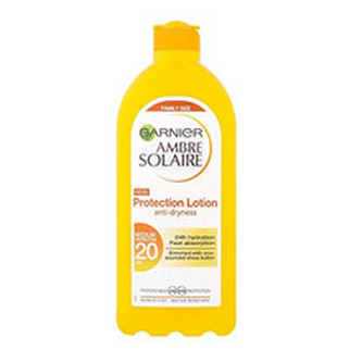 Garnier Ambre Solaire Protection Lotion SPF 20 - Voděodolné opalovací mléko 400 ml pro ženy