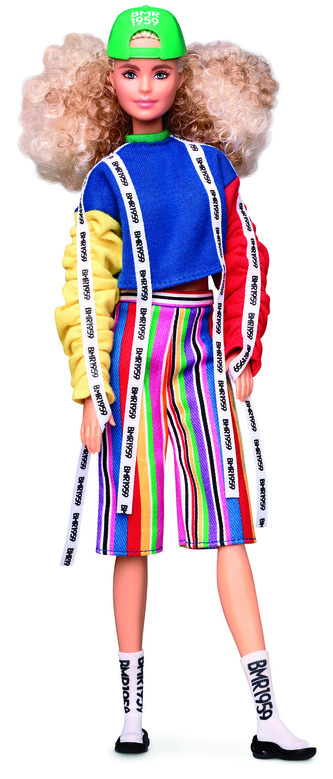 BRB BMR1959 BARBIE V PONOŽKOVÝCH TENISKÁCH MÓDNÍ DELUXE