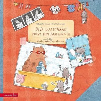 Der Waschbär putzt sein Badezimmer