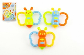 Chrastítko motýl plast 10cm asst 3 barvy na kartě 3m+