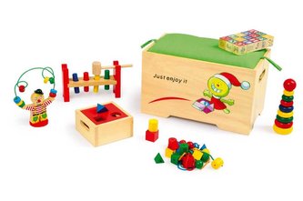 Small Foot Dřevěná truhla s 6 motorickými hračkami