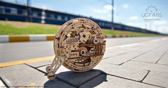 Ugears 3D dřevěné mechanické puzzle Monowheel