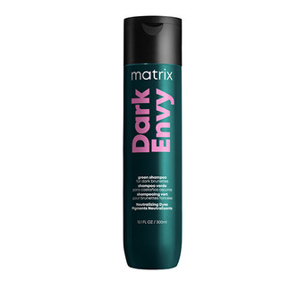 Matrix Šampon neutralizující červené odstíny na tmavých vlasech Total Results Dark Envy (Shampoo) Objem 300 ml woman